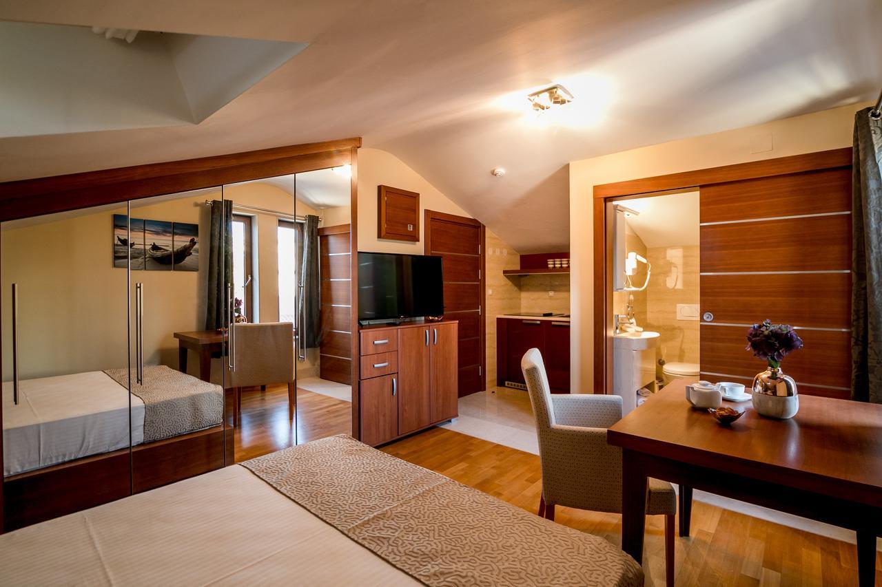 Hedera Residences - Kumbor แฮร์เซ็ก-โนวี ภายนอก รูปภาพ